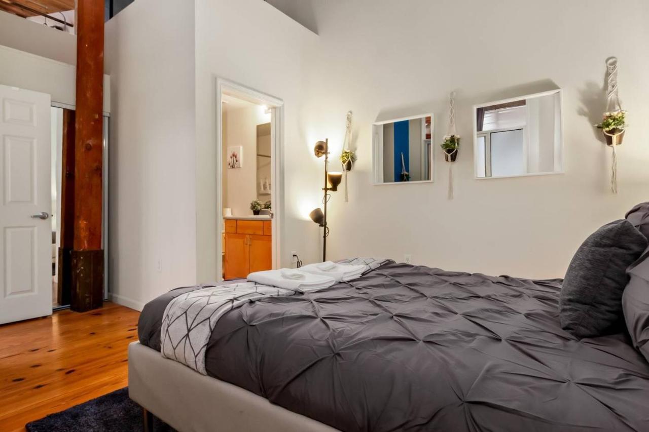 Appartamento Trifecta Historic Brick 2Br Getaway Superhost Durham Esterno foto