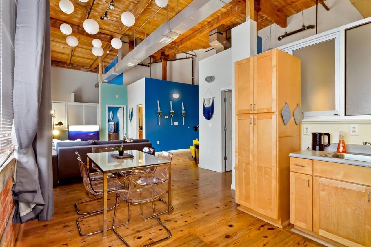 Appartamento Trifecta Historic Brick 2Br Getaway Superhost Durham Esterno foto