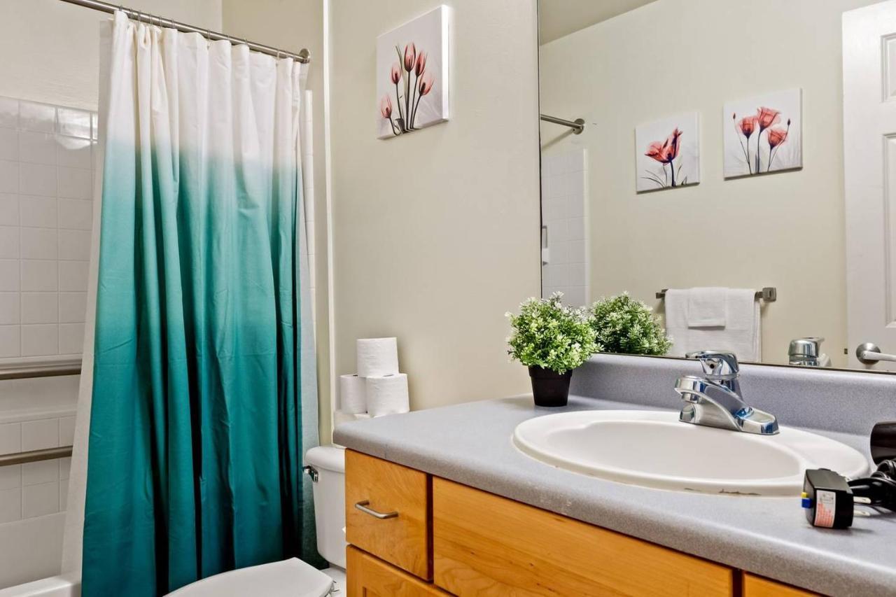 Appartamento Trifecta Historic Brick 2Br Getaway Superhost Durham Esterno foto